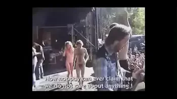 Having sex at the concert