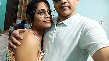 Indian Bhabhi Sheela Blowjob and Hardcore Sex with Young Boyfriend - Horny Desi Aunty Fuck