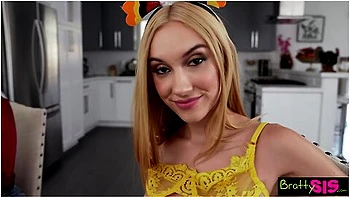 Jasmin Luv, Ricky Spanish And Ryan Keely - Sexy Eccentric Artist Stepsis Jazmin Luv Prompts Stepbro To Paint Her With His Turkey Sausage