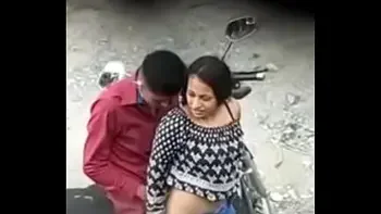A Escondidas En Una Moto