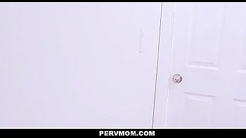 Perv-mom And Allesandra Snow In Busy Stepmom Makes Time For Stepson