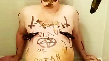 Satan slave takes an extreme scat session