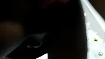 Fim de ano vendo os fogos de artificio pela janela do meu apartamento, acabou em sexo gostoso com a novinha morena safada  Especial de fim de ano com a novinha Camila Flowers