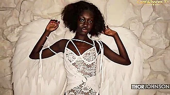 Mona Onyxxx - Interracial With Slim Beautiful Ebony Babe