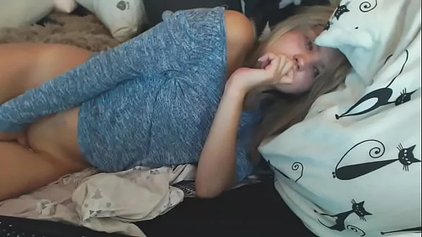 Gorgeous Blonde Camgirl With Cute Tits Masturbating
