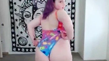 Teen 18+ With 64m Gigantic Tits