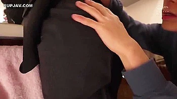 Emiri Momota The Housewife With A Nice Ass