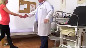 Leaked voyeur recording of naked sporty female on her gyno exam