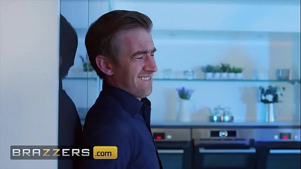 Hot Cheating Wife (Emily Blake) Gets Drilled In Her Shaved Pussy Gets A Massive Facial - Brazzers