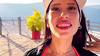 Bumanguesa Katti Blake Fucks In The Middle Of Panachi Park For A Big Cock