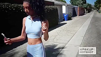 Looking-good Jada Doll At Cumshot Trailer