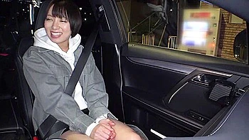 ボーイッシュなショートカット美少女すずちゃんが密室SEX