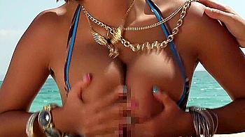 Kairi Uehara, Yume Mizuki in Black Gal Beach 2012 1.3