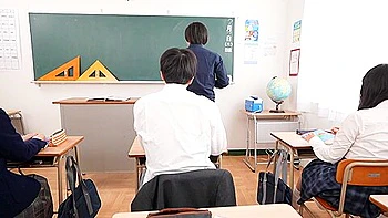 制服美少女が見つめて語りかける主観奉仕で学園SEX