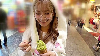 淫乱麻美ゆま、エキゾチックな手コキとディルド/玩具でJav Movie