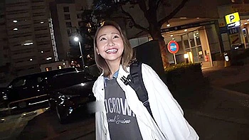 性欲を持て余していてエッチを求める素人女子がローションヌルヌルsex