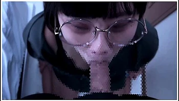 After A Junior College Student Gave Him A Nice Blow Job, He Shot A Lot Of Sperm On His Chest