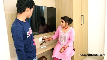 Hot Indian Kamini Bhabhi Fucking Young Desi College Boy