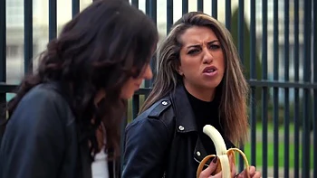 Angy finds in Luna an ideal sensual play partner... - Jacquie et Michel TV