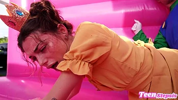 Luigi Fucks Princess Peach In The Bouncy Castle