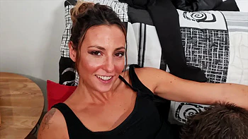 Pam's ass is still so irresistible! - Jacquie et Michel TV