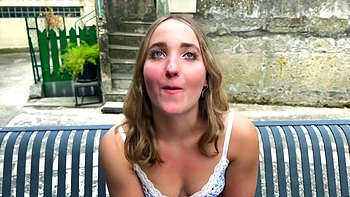 Sya, 33 years old, beautician in Besançon! - Jacquie et Michel TV