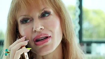 Lola thought she was alone at home... - Jacquie et Michel TV