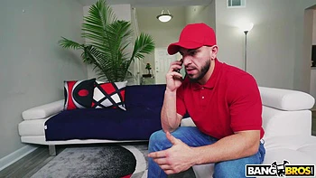 Pizza Guy Caught in 4K