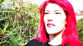 Oney, 23, welcomes us to her home in Aix-en-Provence to try... anal! - Jacquie et Michel TV