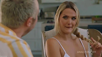 Babysitter Savvy Suxxx Does Dads