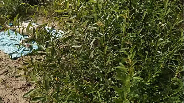 Big Dick Guy Jerks Cock Near Sunbathing Nude Beach Girl