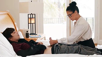 Has Both Arms Broken So Sucks Him Off - Ricky Spanish And Dana Vespoli