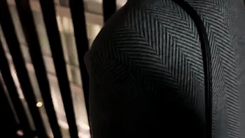 小顔の美女が生脱ぎ、M字開脚でパイパンオマンコ丸見えでバイブで感じまくり