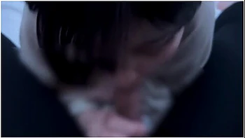 Girl With Short Hair Ejaculates A Lot In Her Mouth