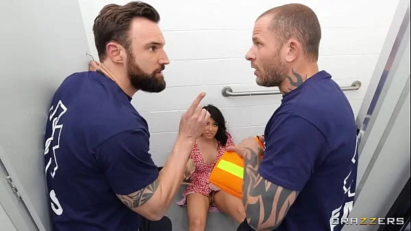 Emergency Squirter / Brazzers full video at http://zzfull.com/fire