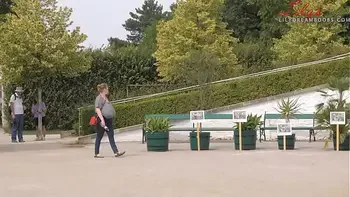 saggy tits no bra in public