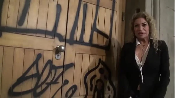 Vanesa shows her BIG TITS IN THE MIDDLE OF THE STREET