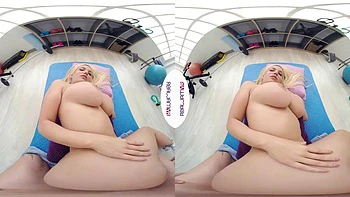 Blondie Fesser - Workout with Blondie: Doggy, Cowgirl  Big Tits VR Porn