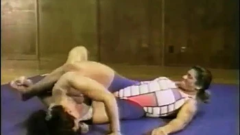 THEA DOM 1: Bongacams, Brunette  Vintage Porn