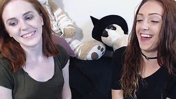 Naughty Lesbian Fucks Their Pussy At The Same Time: Blowjob, Amateur  Babe Porn