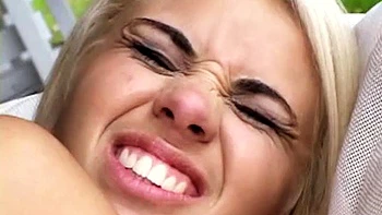 Loira tesuda: Doggy, Cowgirl  Hardcore Porn