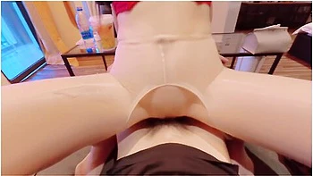 肉丝少女快乐骑乘