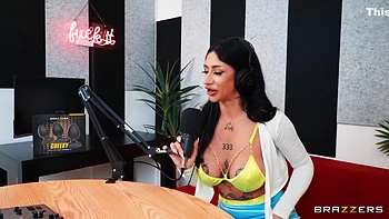 Fucks Luna Bby After Shes Finished With Her Podcast - Scott Nails