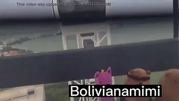 Masturbandome y haciendo squiet en la rueda gigante... los chicos de la cabina de al lado disfrutaron el show  Video completo en bolivianamimi.tv