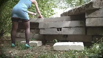 New site with voyeur-style pee videos.