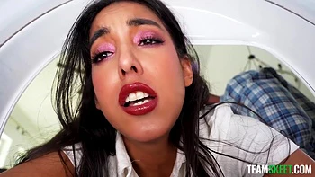 Clumsy Babysitter Got Stuck On The Washing Machine