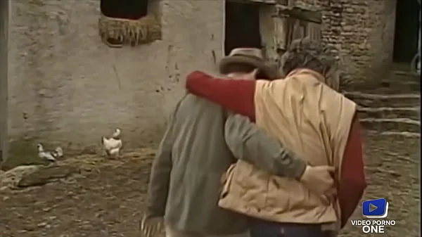 Il baise sa secrétaire en pensant à sa femme