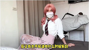 撕碎肥臀女的白丝袜粉色嫩穴湿湿嗒嗒