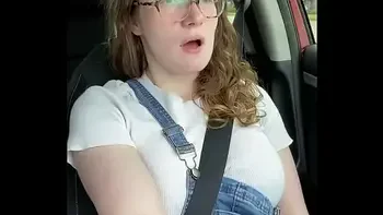 Nerdy Country Girl Rubs Herself in her Car