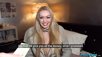 Amber Jaynes Alluring Curves In Outdoor Passion